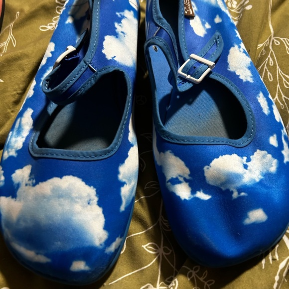 Sky Blue Cloud Hot Chocolate Mart Janes- USED - Picture 3 of 5